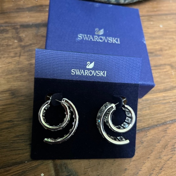 Double helix pierced matrix earrings from swarovski - like new - Picture 4 of 12